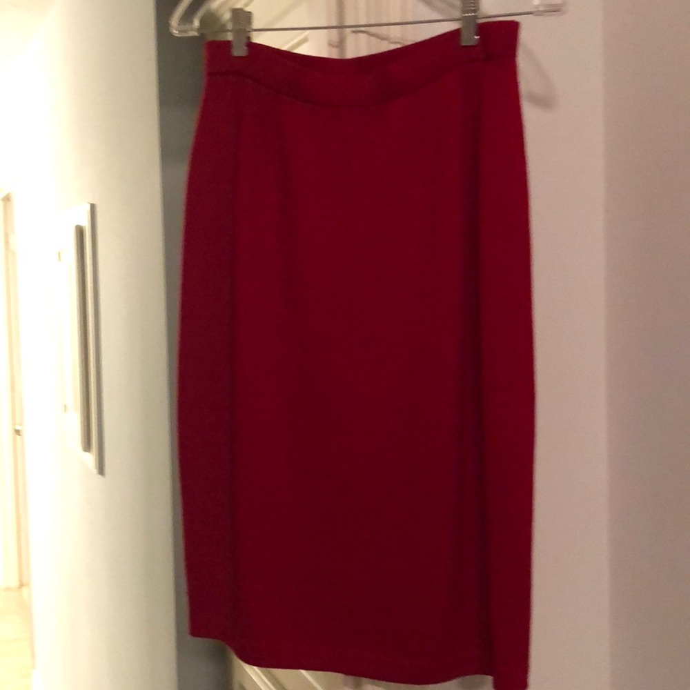 St John, Evening skirt